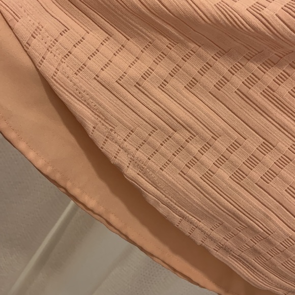 The Limited Women’s Blouse, Small. Pale pink with underlay - Picture 4 of 6